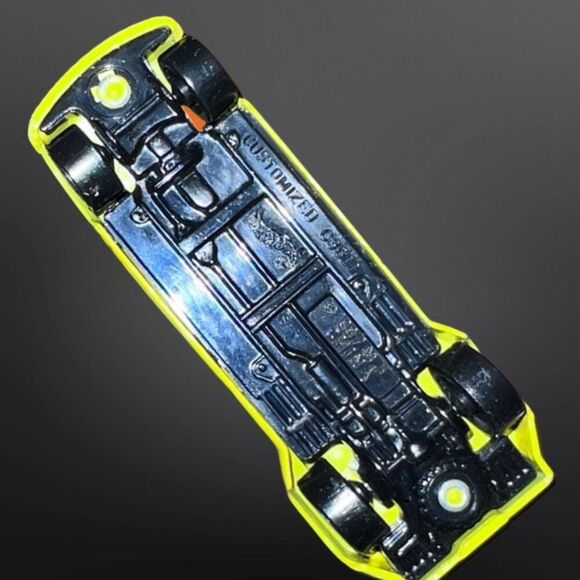 Hot Wheels Customized C3500 Truck Thorn Brothers Yellow/Orange Diecast Truck - Picture 7 of 7